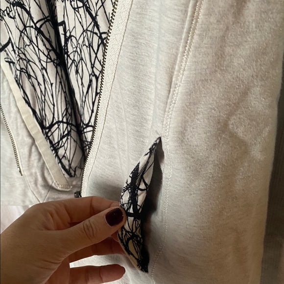 LULULEMON Method Wrap Sweater Size 6 - Picture 9 of 9